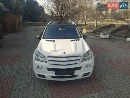 Мерседес ГЛ-класс 2008 в Запорожье на Automoto.ua Белый Мерседес ГЛ-класс, объемом двигателя 5.5 л и пробегом 189 тыс. км за 11500 $, фото 1 на Automoto.ua