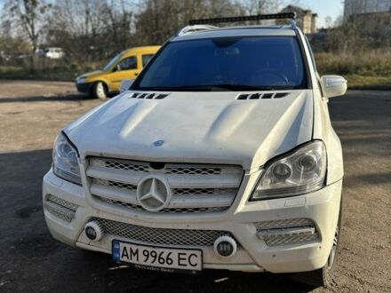 Белый Мерседес ГЛ-класс, объемом двигателя 4.7 л и пробегом 370 тыс. км за 15900 $, фото 1 на Automoto.ua