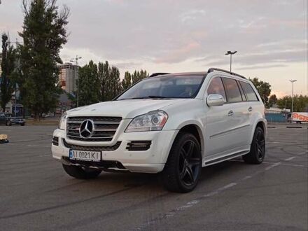 Мерседес ГЛ-Клас 2010 у Києві на Automoto.ua Білий Мерседес ГЛ-Клас, об'ємом двигуна 5.46 л та пробігом 215 тис. км за 14599 $, фото 1 на Automoto.ua