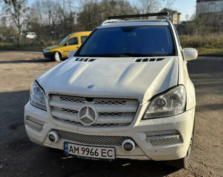 Белый Мерседес ГЛ-класс, объемом двигателя 4.66 л и пробегом 370 тыс. км за 19900 $, фото 1 на Automoto.ua