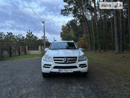 Мерседес ГЛ-класс 2010 в Костополе на Automoto.ua Белый Мерседес ГЛ-класс, объемом двигателя 2.99 л и пробегом 211 тыс. км за 18499 $, фото 1 на Automoto.ua