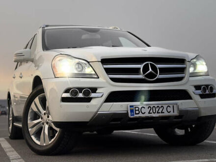 Белый Мерседес ГЛ-класс, объемом двигателя 3 л и пробегом 315 тыс. км за 16000 $, фото 1 на Automoto.ua
