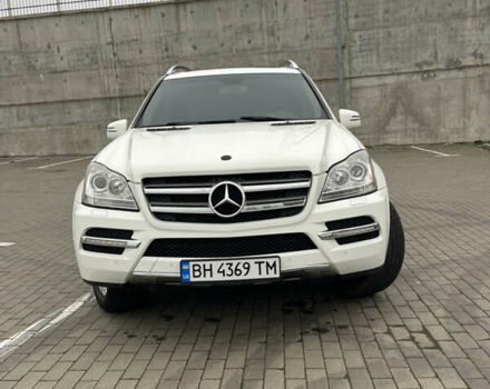 Белый Мерседес ГЛ-класс, объемом двигателя 2.99 л и пробегом 255 тыс. км за 17000 $, фото 1 на Automoto.ua