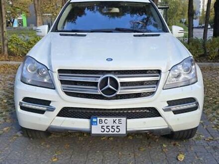 Белый Мерседес ГЛ-класс, объемом двигателя 2.99 л и пробегом 385 тыс. км за 20000 $, фото 1 на Automoto.ua