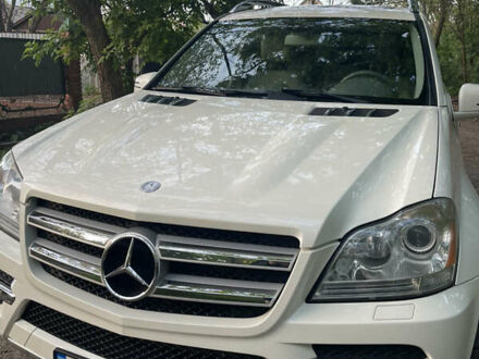 Белый Мерседес ГЛ-класс, объемом двигателя 3 л и пробегом 195 тыс. км за 21500 $, фото 1 на Automoto.ua