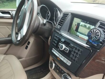 Белый Мерседес ГЛ-класс, объемом двигателя 2.99 л и пробегом 260 тыс. км за 21500 $, фото 1 на Automoto.ua