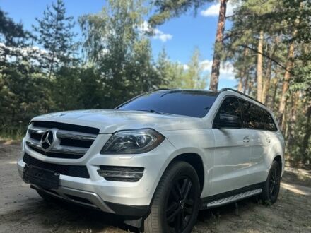 Белый Мерседес ГЛ-класс, объемом двигателя 3 л и пробегом 260 тыс. км за 24999 $, фото 1 на Automoto.ua