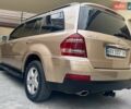 Мерседес ГЛ-класс 2006 в Хмельницком на Automoto.ua Бежевый Мерседес ГЛ-класс, объемом двигателя 4.66 л и пробегом 340 тыс. км за 13000 $, фото 3 на Automoto.ua
