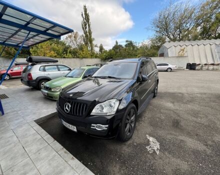 Черный Мерседес ГЛ-класс, объемом двигателя 4.7 л и пробегом 414 тыс. км за 12500 $, фото 1 на Automoto.ua
