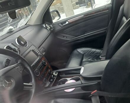 Черный Мерседес ГЛ-класс, объемом двигателя 0 л и пробегом 300 тыс. км за 7791 $, фото 4 на Automoto.ua