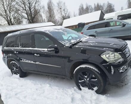 Черный Мерседес ГЛ-класс, объемом двигателя 0 л и пробегом 300 тыс. км за 7791 $, фото 1 на Automoto.ua