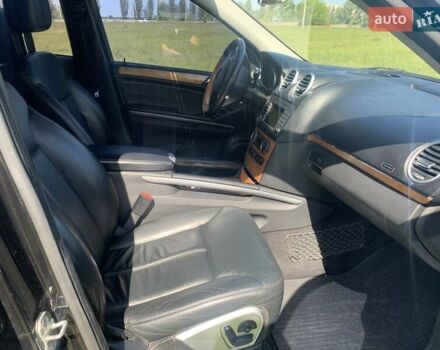 Мерседес ГЛ-класс 2006 в Киеве на Automoto.ua Черный Мерседес ГЛ-класс, объемом двигателя 4.66 л и пробегом 380 тыс. км за 9000 $, фото 3 на Automoto.ua