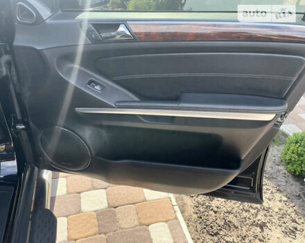 Чорний Мерседес ГЛ-Клас, об'ємом двигуна 4.7 л та пробігом 177 тис. км за 10400 $, фото 24 на Automoto.ua