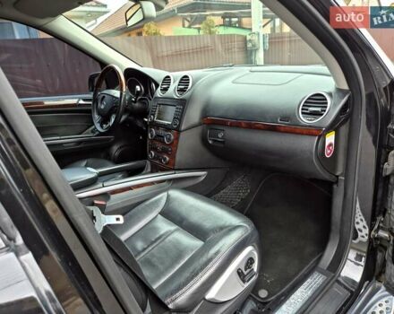 Чорний Мерседес ГЛ-Клас, об'ємом двигуна 5.46 л та пробігом 226 тис. км за 11600 $, фото 24 на Automoto.ua