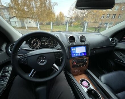 Черный Мерседес ГЛ-класс, объемом двигателя 4.7 л и пробегом 322 тыс. км за 7500 $, фото 5 на Automoto.ua