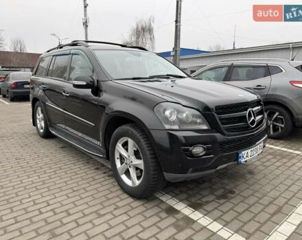 Черный Мерседес ГЛ-класс, объемом двигателя 5.46 л и пробегом 303 тыс. км за 15000 $, фото 2 на Automoto.ua