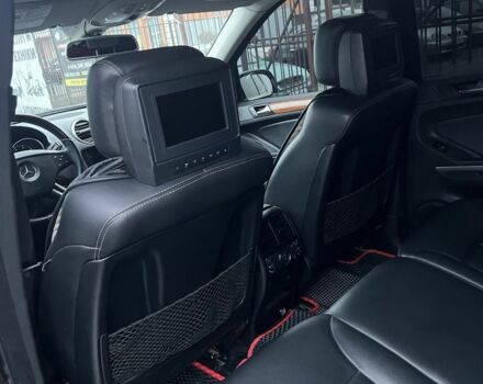 Чорний Мерседес ГЛ-Клас, об'ємом двигуна 5.5 л та пробігом 320 тис. км за 10500 $, фото 9 на Automoto.ua