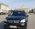 Черный Мерседес ГЛ-класс, объемом двигателя 4.66 л и пробегом 298 тыс. км за 9500 $, фото 1 на Automoto.ua