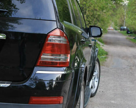 Черный Мерседес ГЛ-класс, объемом двигателя 5.46 л и пробегом 237 тыс. км за 14000 $, фото 3 на Automoto.ua