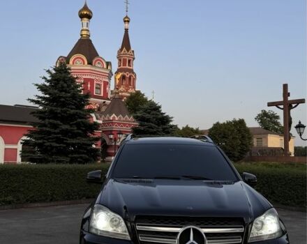 Черный Мерседес ГЛ-класс, объемом двигателя 4.7 л и пробегом 250 тыс. км за 12000 $, фото 3 на Automoto.ua