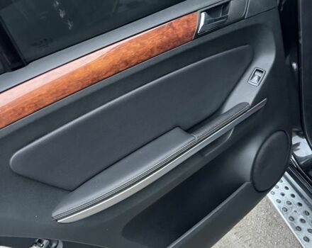 Чорний Мерседес ГЛ-Клас, об'ємом двигуна 5.5 л та пробігом 320 тис. км за 10500 $, фото 11 на Automoto.ua