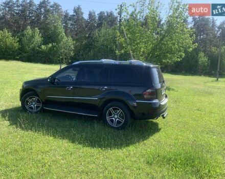 Мерседес ГЛ-класс 2006 в Киеве на Automoto.ua Черный Мерседес ГЛ-класс, объемом двигателя 4.66 л и пробегом 380 тыс. км за 9000 $, фото 2 на Automoto.ua