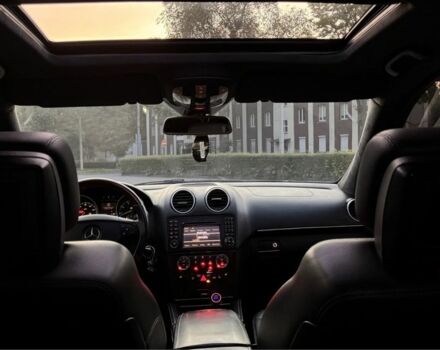 Черный Мерседес ГЛ-класс, объемом двигателя 4.7 л и пробегом 250 тыс. км за 12000 $, фото 18 на Automoto.ua