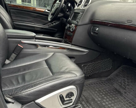 Черный Мерседес ГЛ-класс, объемом двигателя 4.7 л и пробегом 177 тыс. км за 10700 $, фото 30 на Automoto.ua