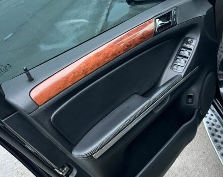 Чорний Мерседес ГЛ-Клас, об'ємом двигуна 5.5 л та пробігом 320 тис. км за 10500 $, фото 7 на Automoto.ua