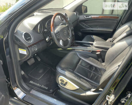 Черный Мерседес ГЛ-класс, объемом двигателя 4.7 л и пробегом 177 тыс. км за 10700 $, фото 12 на Automoto.ua