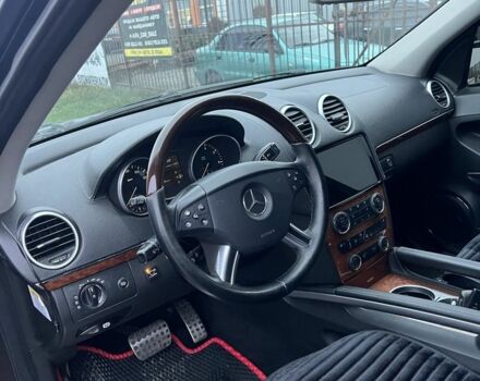 Чорний Мерседес ГЛ-Клас, об'ємом двигуна 5.5 л та пробігом 320 тис. км за 10500 $, фото 6 на Automoto.ua