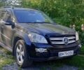 Черный Мерседес ГЛ-класс, объемом двигателя 4.66 л и пробегом 282 тыс. км за 12000 $, фото 1 на Automoto.ua