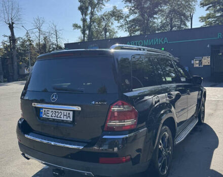 Черный Мерседес ГЛ-класс, объемом двигателя 5.46 л и пробегом 235 тыс. км за 12900 $, фото 3 на Automoto.ua