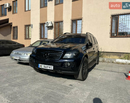 Чорний Мерседес ГЛ-Клас, об'ємом двигуна 4.66 л та пробігом 250 тис. км за 10500 $, фото 32 на Automoto.ua