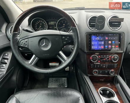 Черный Мерседес ГЛ-класс, объемом двигателя 4.66 л и пробегом 427 тыс. км за 10999 $, фото 10 на Automoto.ua