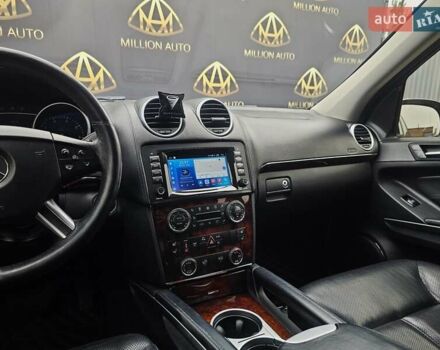 Чорний Мерседес ГЛ-Клас, об'ємом двигуна 5.46 л та пробігом 313 тис. км за 11500 $, фото 22 на Automoto.ua