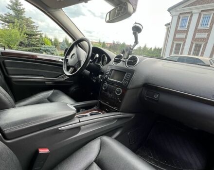 Черный Мерседес ГЛ-класс, объемом двигателя 4.7 л и пробегом 605 тыс. км за 13000 $, фото 12 на Automoto.ua