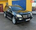 Черный Мерседес ГЛ-класс, объемом двигателя 5.5 л и пробегом 250 тыс. км за 10500 $, фото 1 на Automoto.ua