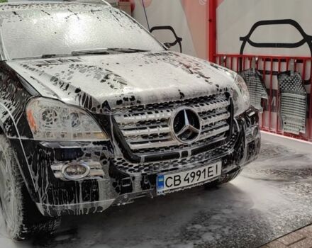 Черный Мерседес ГЛ-класс, объемом двигателя 5.5 л и пробегом 245 тыс. км за 17000 $, фото 16 на Automoto.ua