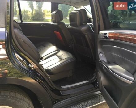 Чорний Мерседес ГЛ-Клас, об'ємом двигуна 5.46 л та пробігом 203 тис. км за 14000 $, фото 8 на Automoto.ua