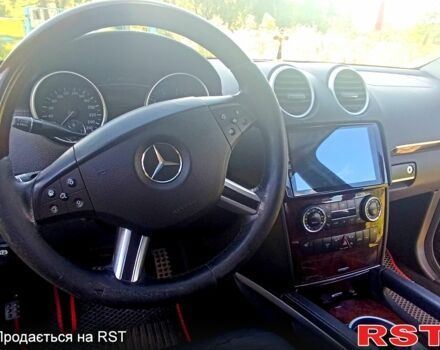 Черный Мерседес ГЛ-класс, объемом двигателя 4.7 л и пробегом 233 тыс. км за 12000 $, фото 4 на Automoto.ua