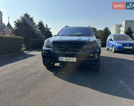 Черный Мерседес ГЛ-класс, объемом двигателя 4.66 л и пробегом 250 тыс. км за 10500 $, фото 11 на Automoto.ua