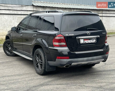 Черный Мерседес ГЛ-класс, объемом двигателя 4.66 л и пробегом 427 тыс. км за 10999 $, фото 3 на Automoto.ua