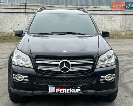 Черный Мерседес ГЛ-класс, объемом двигателя 4.66 л и пробегом 427 тыс. км за 10999 $, фото 1 на Automoto.ua