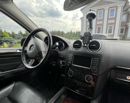 Черный Мерседес ГЛ-класс, объемом двигателя 4.7 л и пробегом 605 тыс. км за 19000 $, фото 13 на Automoto.ua