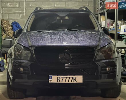 Черный Мерседес ГЛ-класс, объемом двигателя 4.66 л и пробегом 250 тыс. км за 10500 $, фото 2 на Automoto.ua
