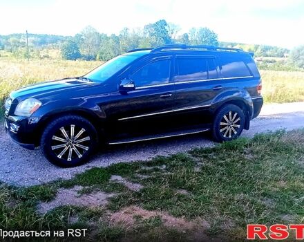 Черный Мерседес ГЛ-класс, объемом двигателя 4.7 л и пробегом 233 тыс. км за 12000 $, фото 1 на Automoto.ua