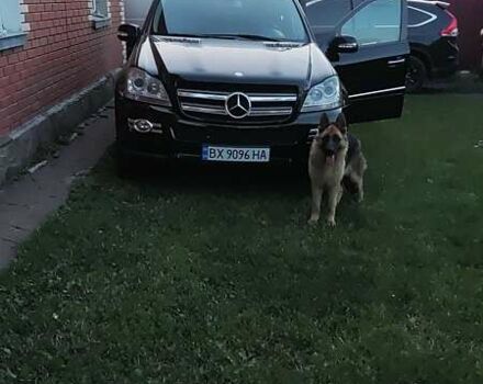 Чорний Мерседес ГЛ-Клас, об'ємом двигуна 4.7 л та пробігом 490 тис. км за 12800 $, фото 1 на Automoto.ua