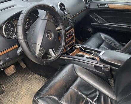 Чорний Мерседес ГЛ-Клас, об'ємом двигуна 5.46 л та пробігом 250 тис. км за 10600 $, фото 4 на Automoto.ua