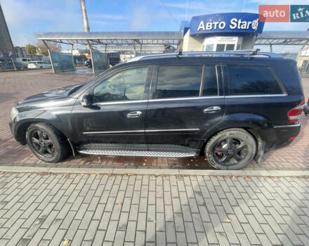 Черный Мерседес ГЛ-класс, объемом двигателя 4.66 л и пробегом 288 тыс. км за 10000 $, фото 2 на Automoto.ua
